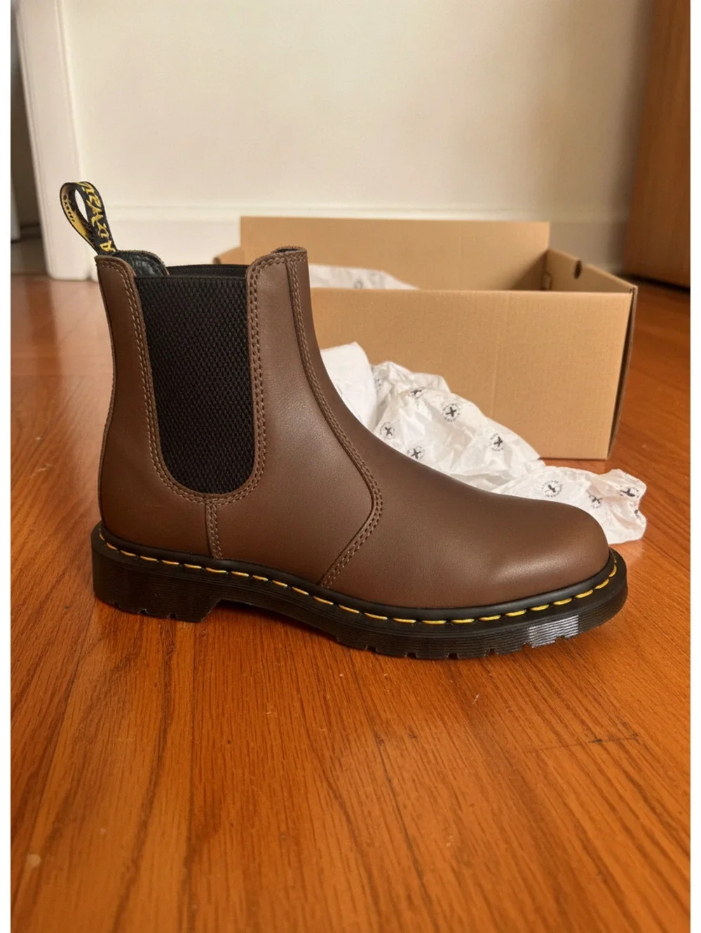 Dr. Martens Artimus Chelsea Boots Dark Khaki Women’s US 9 New in Box